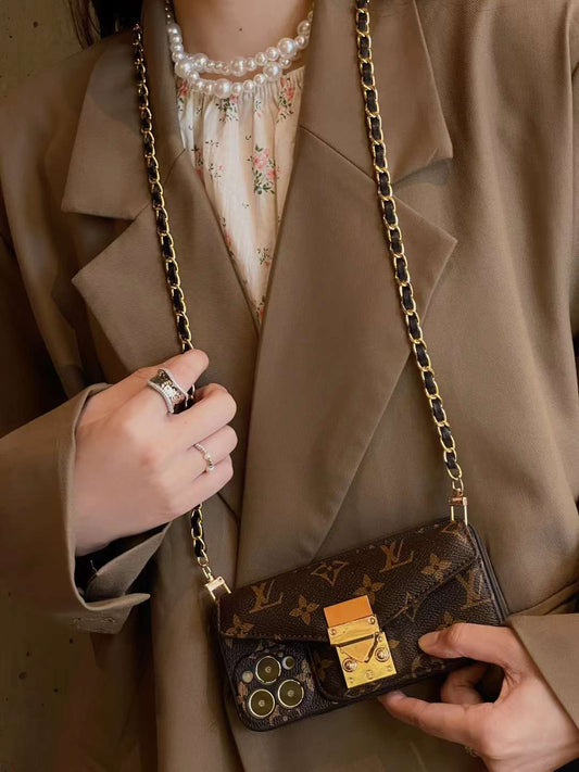 迷人的LV字母帆布皮Petite Malle Crossbody卡錢包蘋果iPhone手機殼